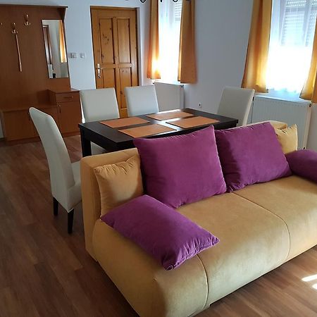 Apartman Kaszas Central Mosonmagyaróvár エクステリア 写真