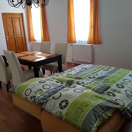 Apartman Kaszas Central Mosonmagyaróvár エクステリア 写真
