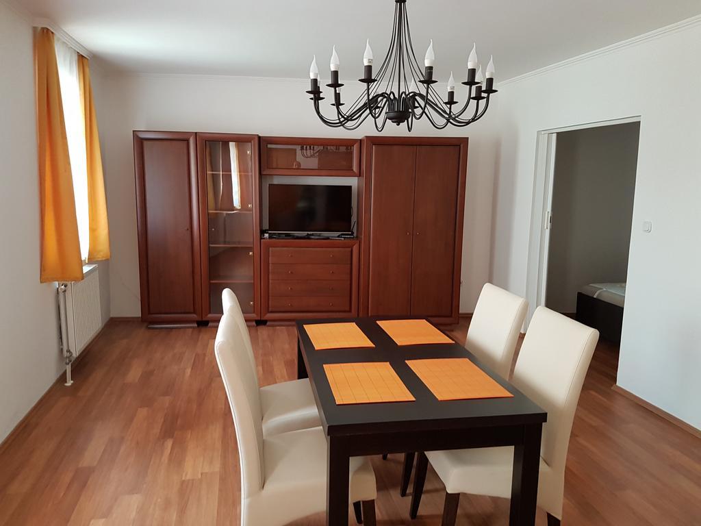 Apartman Kaszas Central Mosonmagyaróvár エクステリア 写真