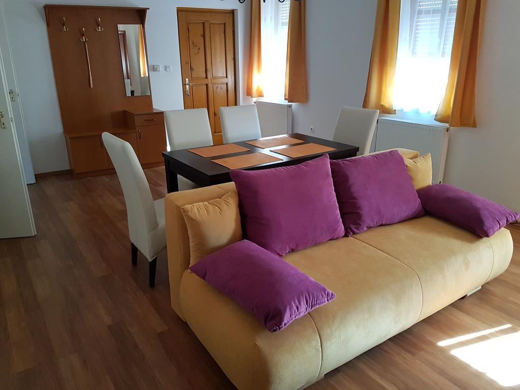 Apartman Kaszas Central Mosonmagyaróvár エクステリア 写真