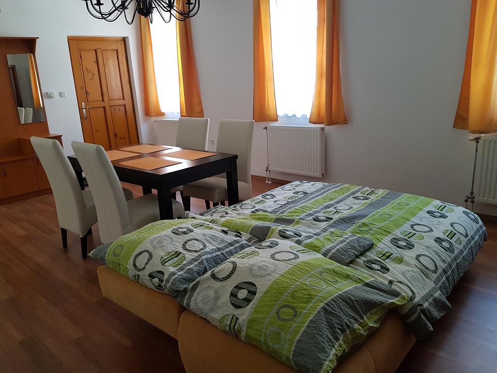Apartman Kaszas Central Mosonmagyaróvár エクステリア 写真